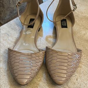 Jones New York Women's Textured Nude Flats